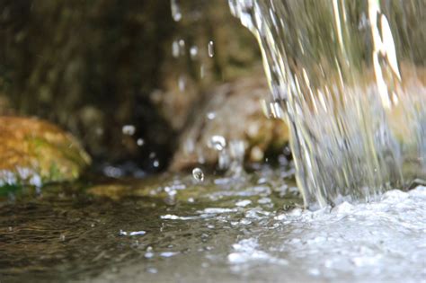 Glasbrunnen Liefert Einwandfreies Quell Trinkwasser Burgergemeinde Bern