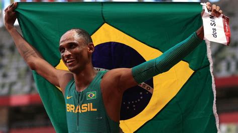 Mondiaux dathlétisme le Brésilien Alison dos Santos sacré champion du