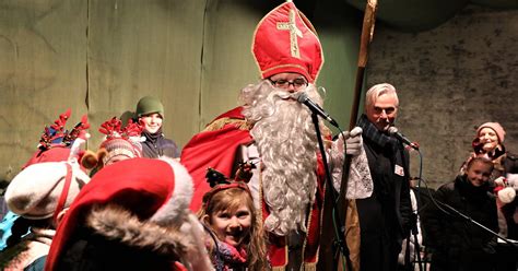 Warburger Weihnachtsmarkt H Tten Und Herzlichkeit Auf Dem Marktplatz