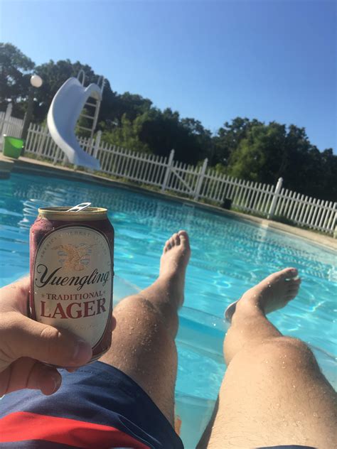 Not a bad way to spend an afternoon : r/beerporn