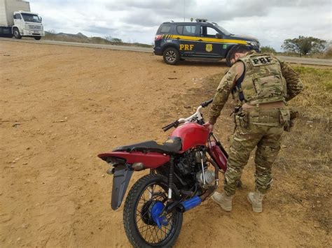 Portal Agreste Violento PRF APREENDE MOTOCICLETA ADULTERADA EM PETROLINA