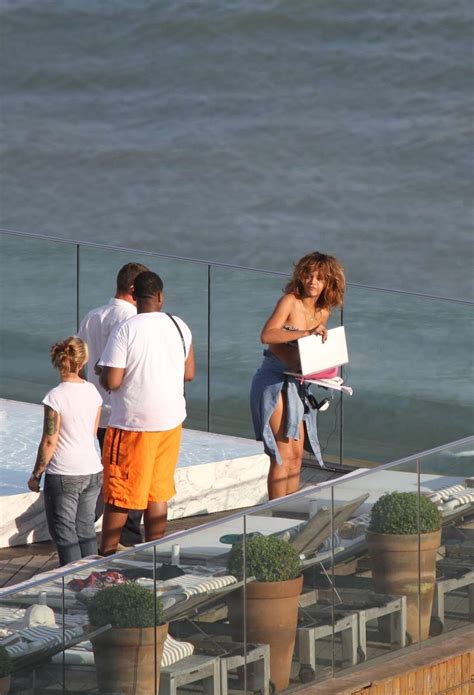 Rihanna Sexy In Poolside Bikini At A Hotel In Rio De Janeiro