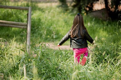 Detectar y manejar los celos entre hermanos Guía práctica para padres