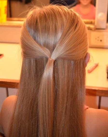 Laço Feito Com O Próprio Cabelo é Opção De Penteado Para As Meninas