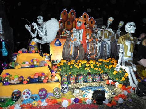 Unam Altar Dia De Muertos