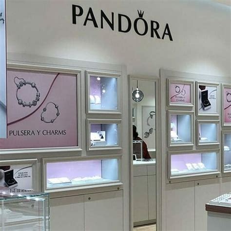 Pandora mise sur les diamants synthétiques