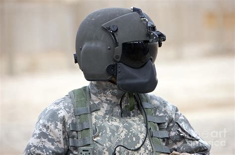 A Uh 60 Black Hawk Helicopter Crew Photograph By Terry