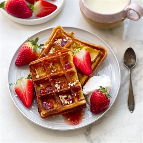 Vegane Waffeln Mit Erdbeeren Rezept Hofer Rezeptwelt