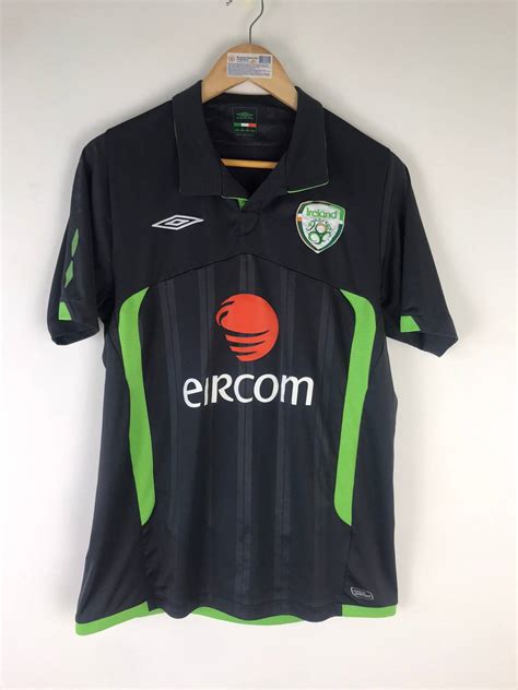 Umbro MEN S UMBRO REPUBLIC IRELAND 2009 2010 IRISH SOCCER SIZE M Grailed