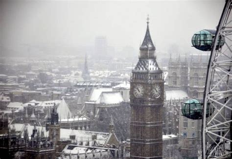 View of the snow covered Big Ben and London Eye | London snow ...