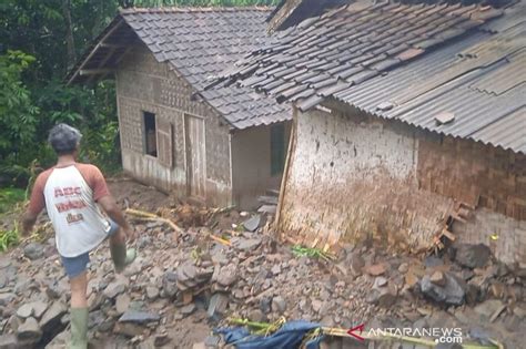 Kaji Daerah Rawan Longsor BPBD Garut Datangkan Tim PVMBG GenPI Co JABAR