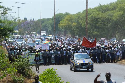 Hundreds Rally During Zimbabwe S New Anti Sanctions Holiday