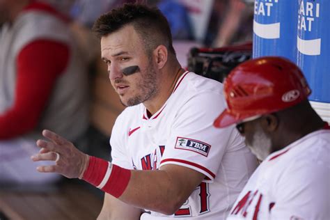 Mike Trout será submetido a uma cirurgia no joelho que não deve