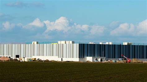 Logistikzentrum in Halle eröffnet WELT