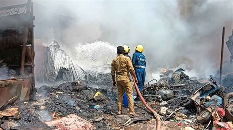 Fire Accident ఆటోనగర్‌లో అగ్నిప్రమాదం ఆయిల్‌ శుద్ధి కేంద్రంలో