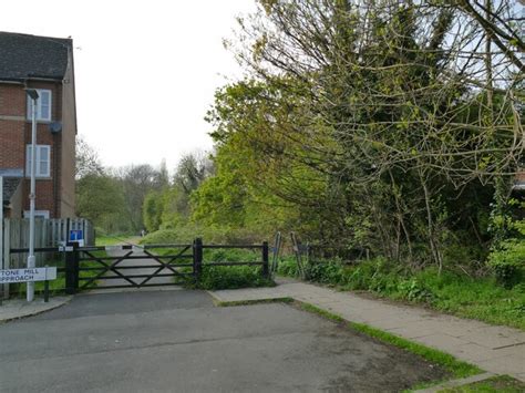 Traffic Barrier On Millpond Lane Stephen Craven Cc By Sa