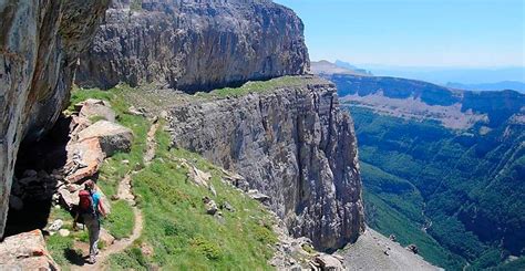 Faja de las Flores Ordesa ruta en el corazón del Parque Nacional de