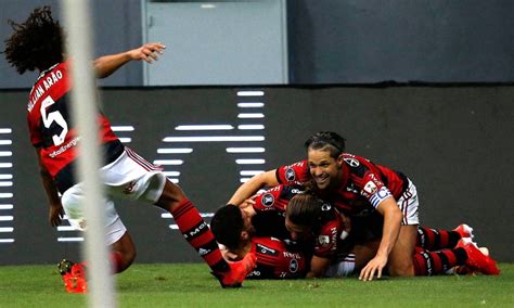 Análise Flamengo oscila em goleada sobre o Defensa y Justicia mas