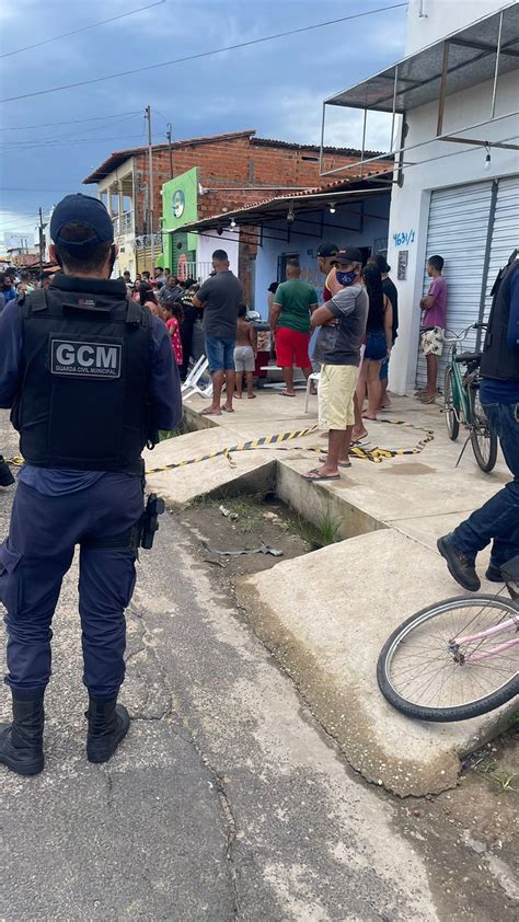 Dono De Bar é Assassinado A Tiros Dentro Do Estabelecimento Da Zona