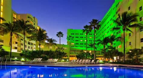 Holiday Inn Miami Beach-Oceanfront, an IHG Hotel | Miami Beach (FL ...