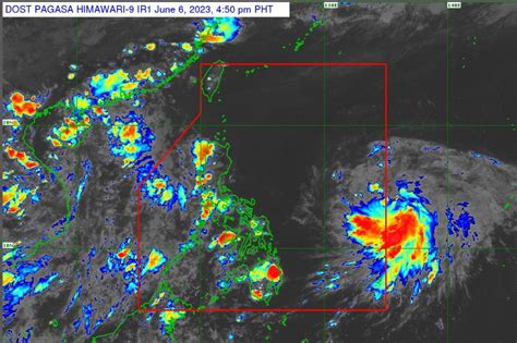 Almost Stationary Chedeng Intensifies Slightly Over Philippine Sea