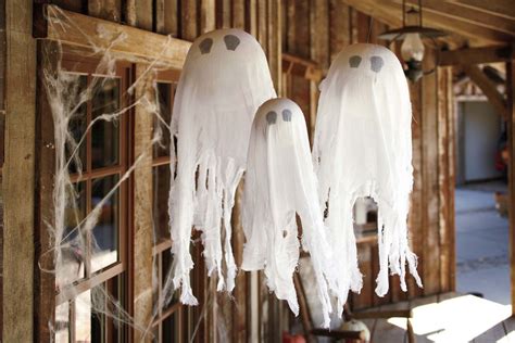 Easy To Copy These Pottery Barn Hanging Ghosts Halloween Hanging Ghost Halloween Ghost