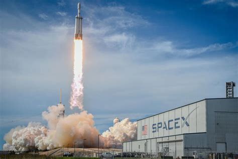 美媒：spacex将尝试首次商业太空行走