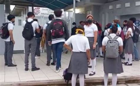 Denuncian Discriminaci N En Cbtis De Chiapas No Dejan Pasar A Alumnos