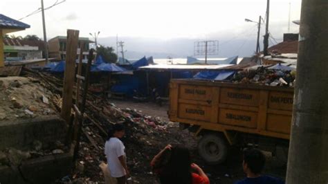 Parade Foto Pembangunan Kios Kios Pasar Tiga Raja Bernilai Rp