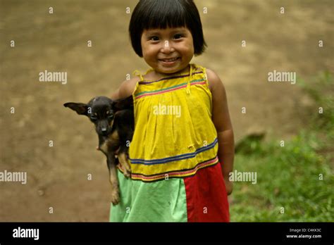 Indigenous Ngobe Bugle Community. Chiriqui. Panama Stock Photo - Alamy