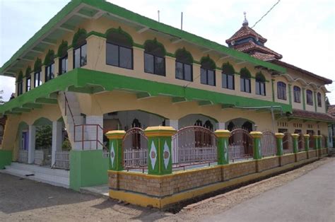 Pesantren Al Bukhori Brebes Pesantren LADUNI ID Layanan