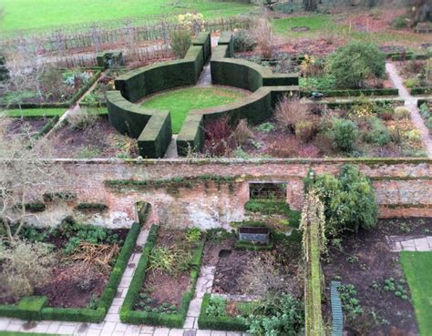 Sissinghurst winter garden small - Simon Scott Landscaping