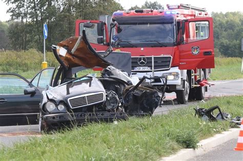 Tragiczny wypadek pod Wrocławiem Nie żyje kierowca mercedesa Gazeta