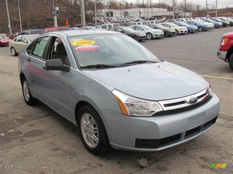 2009 Light Ice Blue Metallic Ford Focus SE Sedan 22416600 Photo 5