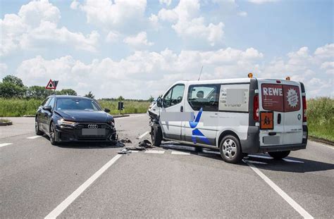 Polizeibericht Aus Renningen Euro Schaden Nach Unfall Auf B