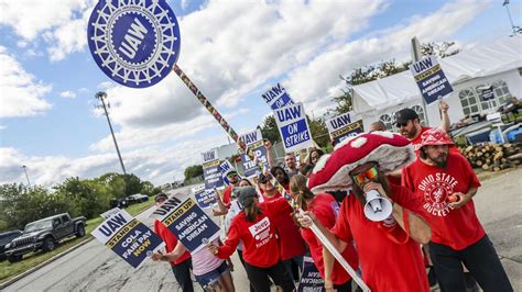 UAW will expand strike to 38 GM and Stellantis facilities