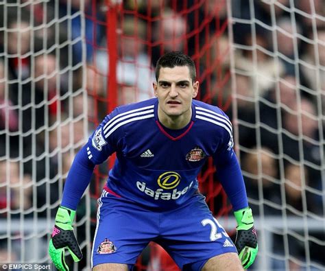 Vito Mannone Signs New Two Year Contract As Sunderland Goalkeeper