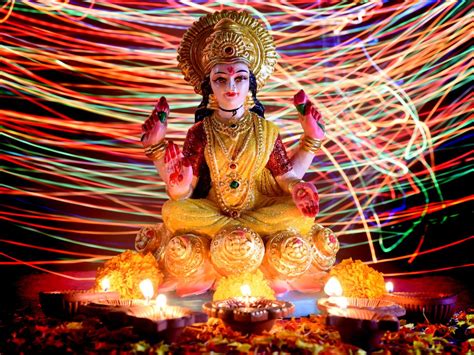 Diwali 2023 दिवाळीत लक्ष्मी आणि कुबेर यांना कसे प्रसन्न करावे जाणून घ्या पूजा साहित्य आणि