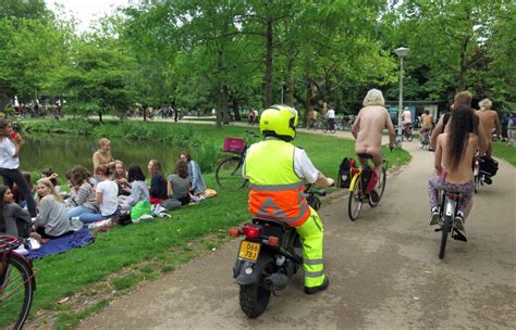 Training Voor De Verkeersregelaars World Naked Bike Ride Amsterdam