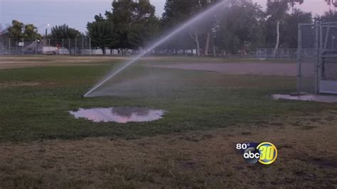 Fresno Residents Calling Out The City For Water Wasting Abc30 Fresno