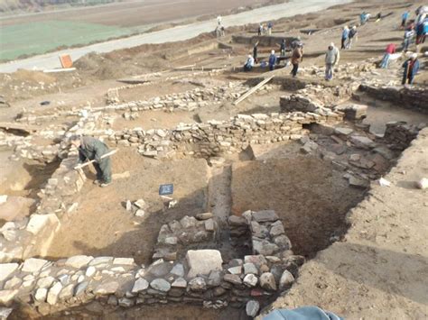 Archaeologists Discover Early Iron Age Late Roman Settlement With Bi Ritual Necropolis