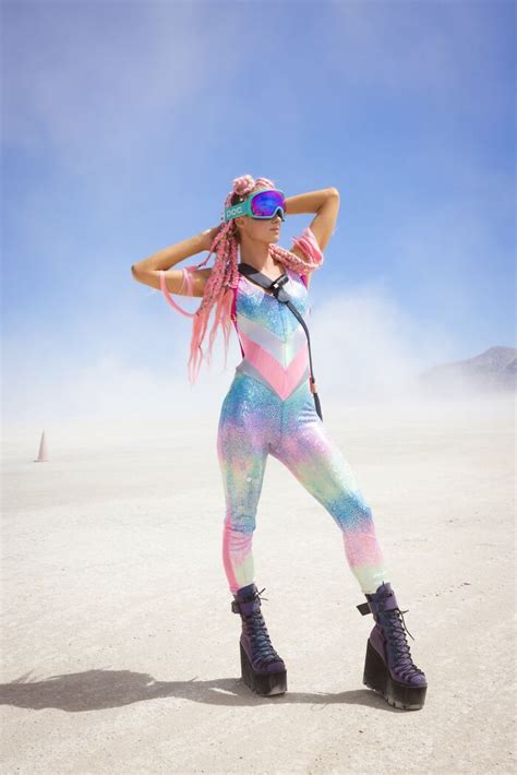 138 Epic Photos From Burning Man 2022 That Prove Its The Craziest