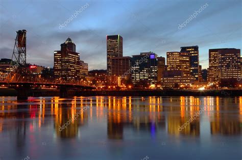 Portland Oregon Skyline At Dusk — Stock Photo © Rigucci 6141869