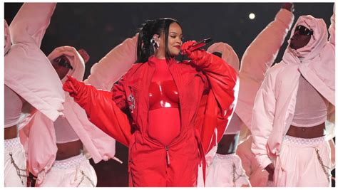 Rihanna Fans Slam Howard Stern For Lip Synced Comment After Reports