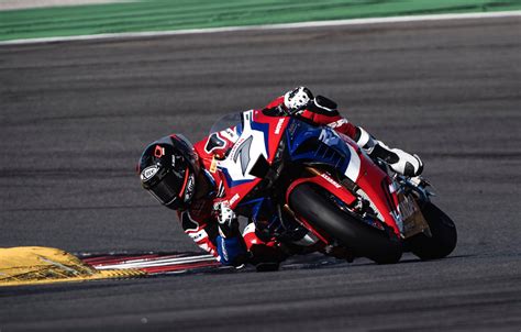 S Lido Debut De Iker Lecuona Y Xavi Vierge En El Wsbk Con La Honda