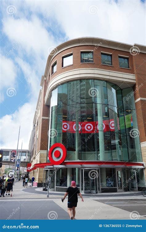 Minneapolismnusa 7 09 2018 A Target Store Entrance In Downtown Minneapolis Editorial Image