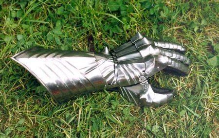 cluttered quilter  gauntlet   thrown