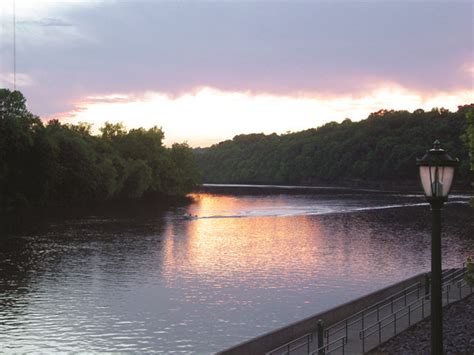 Sunset On The Cumberland River Cumberland River Tennessee Vacation