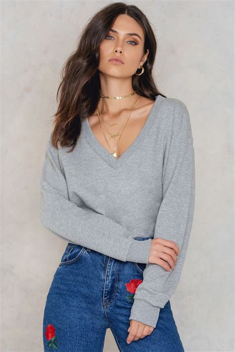 V Neck Basic Sweater In 2020 Basic Sweaters Celebrity Jeans Sweaters