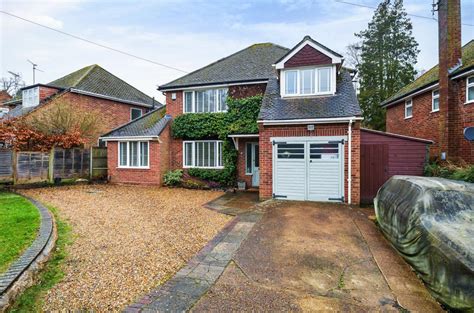 Canterbury Road Farnborough Hampshire Gu14 4 Bed Detached House For